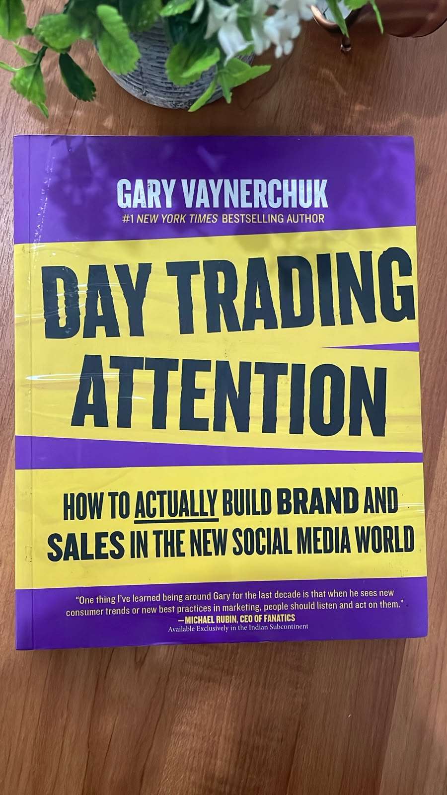 Day Trading Attention by Gary Vaynerchuk and Harper Business Day Trading Attention by Gary Vaynerchuk and Harper Business - Image 6